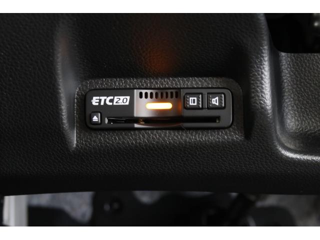 ヴェゼル ｅ：ＨＥＶＺ　ワンオーナー　禁煙　認定中古車　衝突軽減ブレーキ　前後ドラレコ　全周囲カメラ　シートヒーター　ハンドルヒーター　プレミアムオーディオ　ワイヤレス充電　フルセグＴＶ　コネクトディスプレイ　ＥＴＣ２．０（18枚目）