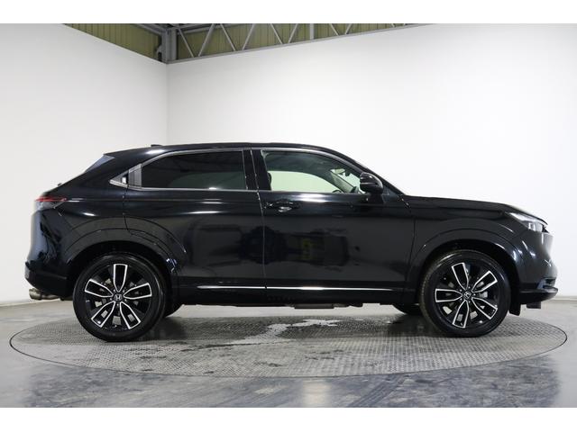 ヴェゼル ｅ：ＨＥＶＺ　ワンオーナー　禁煙　認定中古車　衝突軽減ブレーキ　前後ドラレコ　全周囲カメラ　シートヒーター　ハンドルヒーター　プレミアムオーディオ　ワイヤレス充電　フルセグＴＶ　コネクトディスプレイ　ＥＴＣ２．０（28枚目）