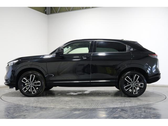 ヴェゼル ｅ：ＨＥＶＺ　ワンオーナー　禁煙　認定中古車　衝突軽減ブレーキ　前後ドラレコ　全周囲カメラ　シートヒーター　ハンドルヒーター　プレミアムオーディオ　ワイヤレス充電　フルセグＴＶ　コネクトディスプレイ　ＥＴＣ２．０（29枚目）