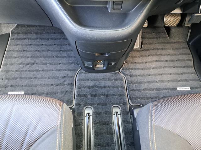 セレナ ハイウェイスター Vセレクション HDDナビ フルセグ Bluetooth フリップDモニ F&Rスポ 両Pスラ HID ETC(35枚目)