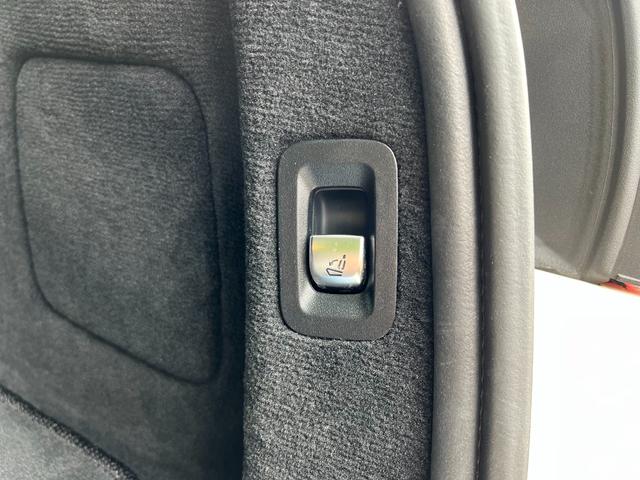 Ｃクラスステーションワゴン Ｃ２００ステーションワゴンアバンギャルドＡＭＧライン　レザーエクスクルーシブＰ／レーダーセーフティＰ／ＡＭＧスタイリングＰ／エアバランスＰ／ＡＭＧ１８アルミ／Ｂｕｒｍｅｓｔｅｒサウンド／本革／シートヒーター／ヘッドアップディスプレイ／前後ドラレコ（42枚目）