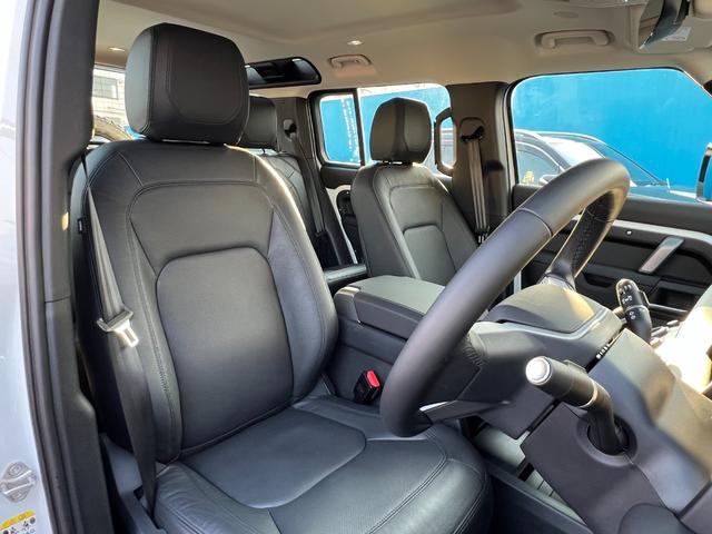 ディフェンダー カウンティエクステリアパックキュレテッドフォジャパン　限定１００台！　コントラストルーフ・テールドア　カウンティエクステリアＰ　コールドクライメートＰ　エアサスペンションＰ　２０インチスタイル９０１３ホイール（グロスホワイトフィニッシュ）（4枚目）