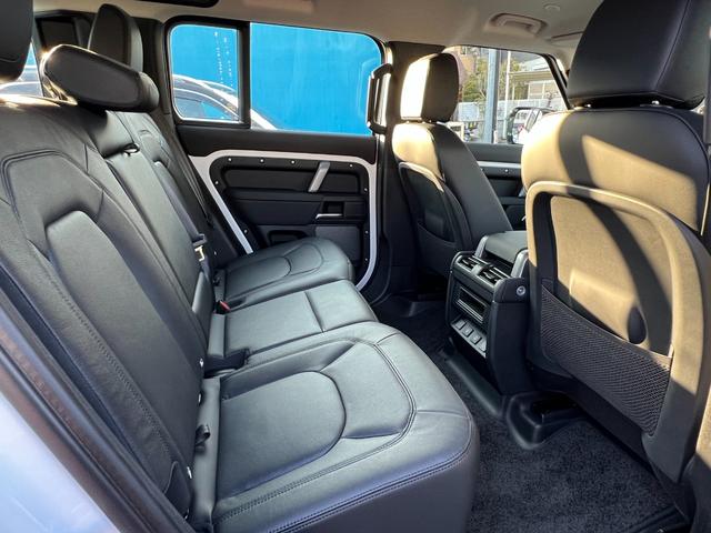 ディフェンダー カウンティエクステリアパックキュレテッドフォジャパン　限定１００台！　コントラストルーフ・テールドア　カウンティエクステリアＰ　コールドクライメートＰ　エアサスペンションＰ　２０インチスタイル９０１３ホイール（グロスホワイトフィニッシュ）（14枚目）