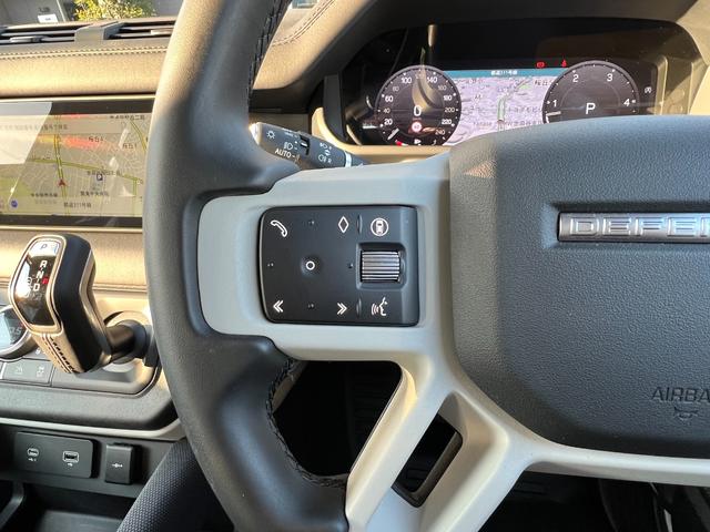 ディフェンダー カウンティエクステリアパックキュレテッドフォジャパン　限定１００台！　コントラストルーフ・テールドア　カウンティエクステリアＰ　コールドクライメートＰ　エアサスペンションＰ　２０インチスタイル９０１３ホイール（グロスホワイトフィニッシュ）（22枚目）