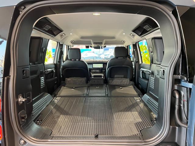 ディフェンダー カウンティエクステリアパックキュレテッドフォジャパン　限定１００台！　コントラストルーフ・テールドア　カウンティエクステリアＰ　コールドクライメートＰ　エアサスペンションＰ　２０インチスタイル９０１３ホイール（グロスホワイトフィニッシュ）（38枚目）