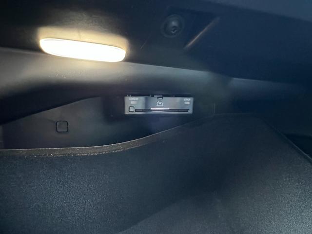 ＧＬＣ ＧＬＣ２２０ｄ　４マチック　コア　ＡＭＧラインＰ　パノラミックルーフ／ＭＢＵＸＡＲナビＴＶ／３６０°カメラ／スポーツシート／シートヒーター／レーダーセーフティＰ／ＡＭＧ２０アルミ／スポーティエンジンサウンド／指紋認証機能／オートテールゲート（32枚目）