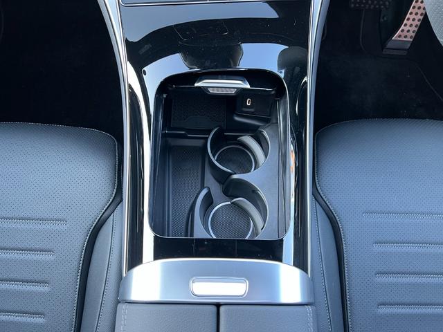 ＧＬＣ ＧＬＣ２２０ｄ　４マチック　コア　ＡＭＧラインＰ　パノラミックルーフ／ＭＢＵＸＡＲナビＴＶ／３６０°カメラ／スポーツシート／シートヒーター／レーダーセーフティＰ／ＡＭＧ２０アルミ／スポーティエンジンサウンド／指紋認証機能／オートテールゲート（25枚目）