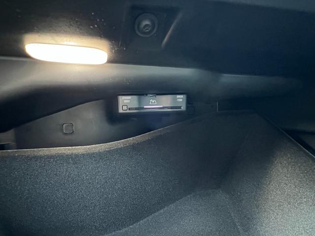 ＧＬＣ ＧＬＣ２２０ｄ　４マチック　コア　ＡＭＧラインＰ　パノラミックルーフ／ＭＢＵＸＡＲナビＴＶ／３６０°カメラ／スポーツシート／シートヒーター／レーダーセーフティＰ／ＡＭＧ２０アルミ／スポーティエンジンサウンド／指紋認証機能／オートテールゲート（32枚目）