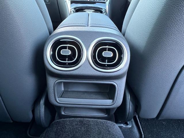 ＧＬＣ ＧＬＣ２２０ｄ　４マチック　コア　ＡＭＧラインＰ　パノラミックルーフ／ＭＢＵＸＡＲナビＴＶ／３６０°カメラ／スポーツシート／シートヒーター／レーダーセーフティＰ／ＡＭＧ２０アルミ／スポーティエンジンサウンド／指紋認証機能／オートテールゲート（41枚目）