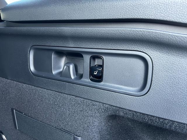 ＧＬＣ ＧＬＣ２２０ｄ　４マチック　コア　ＡＭＧラインＰ　パノラミックルーフ／ＭＢＵＸＡＲナビＴＶ／３６０°カメラ／スポーツシート／シートヒーター／レーダーセーフティＰ／ＡＭＧ２０アルミ／スポーティエンジンサウンド／指紋認証機能／オートテールゲート（44枚目）