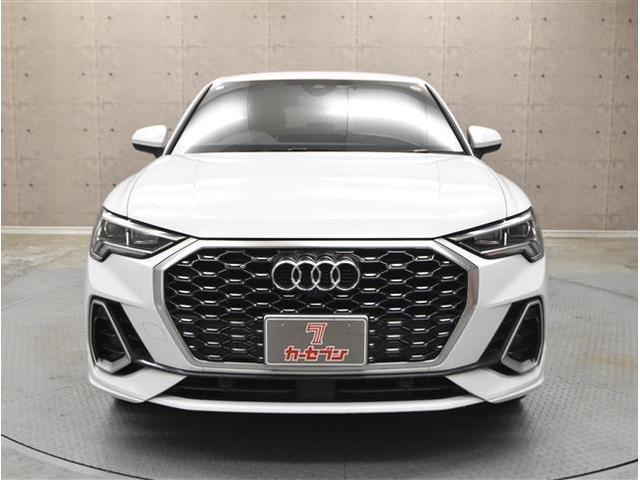 ３５ＴＦＳＩ　Ｓライン　ワンオーナー禁煙車　本革シート　全方位モニター　純正ナビ　全方位カメラ　ブルートゥースオーディオ　ＵＳＢ接続　バーチャルコクピット液晶メーター(11枚目)