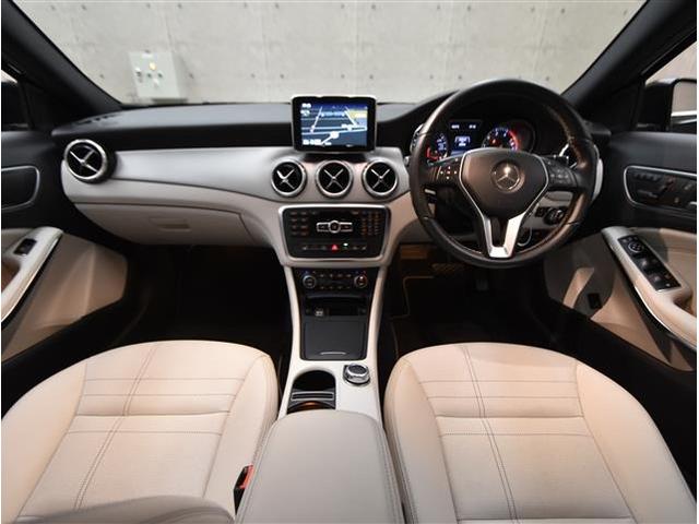 ＧＬＡクラス ＧＬＡ１８０　当社買い取りダイレクト販売禁煙車　レーダーセーフティパッケージ　レーダークルーズコントロール　純正ＨＤＤナビ＆バックカメラ　フルセグＴＶ　ミュージックサーバー　ＤＶＤビデオ　ブルートゥースオーディオ（7枚目）