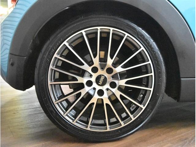 MINI クーパーS コンバーチブル 純正ナビ コンフォートアクセス ルーフユニオンジャック バックカメラ 本革シート シートヒーター LEDヘッドライト クルーズコントロール ETC 社外17インチアルミ 純正アルミ付き(18枚目)