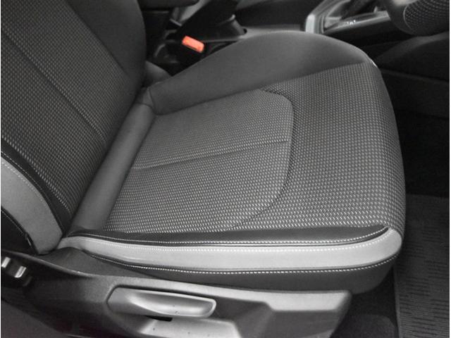 Ａ１スポーツバック ２５ＴＦＳＩ　Ｓライン　アダクティブクルーズコントロール　衝突軽減ブレーキ　ブラインドスポットモニター　ドライブレコーダーＬＥＤヘッドライト　ブラックルーフ（54枚目）