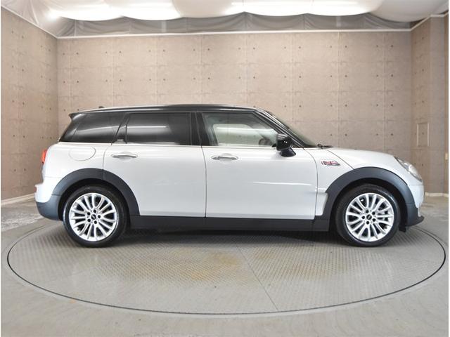 ＭＩＮＩ クラブマン　モルトン　エディション　当社買取ダイレクト販売車　黒本革シート　アダプティブクルーズコントール　衝突軽減ブレーキ　純正ナビ　バックカメラ　シートヒーター　スマートキー　ＬＥＤヘッドライト　純正１７インチアルミ　禁煙（13枚目）