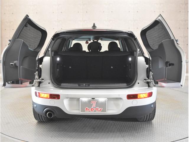 ＭＩＮＩ クラブマン　モルトン　エディション　当社買取ダイレクト販売車　黒本革シート　アダプティブクルーズコントール　衝突軽減ブレーキ　純正ナビ　バックカメラ　シートヒーター　スマートキー　ＬＥＤヘッドライト　純正１７インチアルミ　禁煙（17枚目）