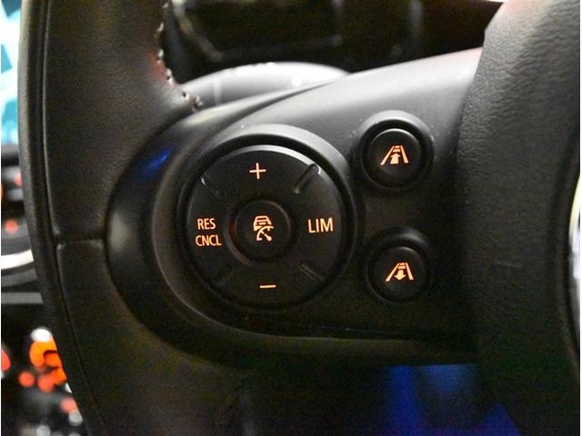 ＭＩＮＩ クラブマン　モルトン　エディション　当社買取ダイレクト販売車　黒本革シート　アダプティブクルーズコントール　衝突軽減ブレーキ　純正ナビ　バックカメラ　シートヒーター　スマートキー　ＬＥＤヘッドライト　純正１７インチアルミ　禁煙（27枚目）