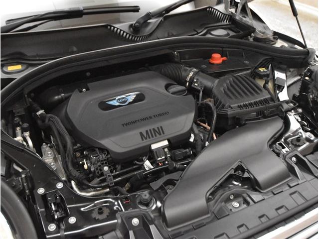 ＭＩＮＩ クラブマン　モルトン　エディション　当社買取ダイレクト販売車　黒本革シート　アダプティブクルーズコントール　衝突軽減ブレーキ　純正ナビ　バックカメラ　シートヒーター　スマートキー　ＬＥＤヘッドライト　純正１７インチアルミ　禁煙（53枚目）