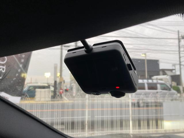 GLAクラス GLA250 4マチック 4WD レーダーセーフティパッケージ 純正ナビ バックカメラ 本革シート シートヒーター 電動リアゲート LEDヘッドライト スマートキー 純正18インチアルミホイール 衝突被害軽減ブレーキ(18枚目)