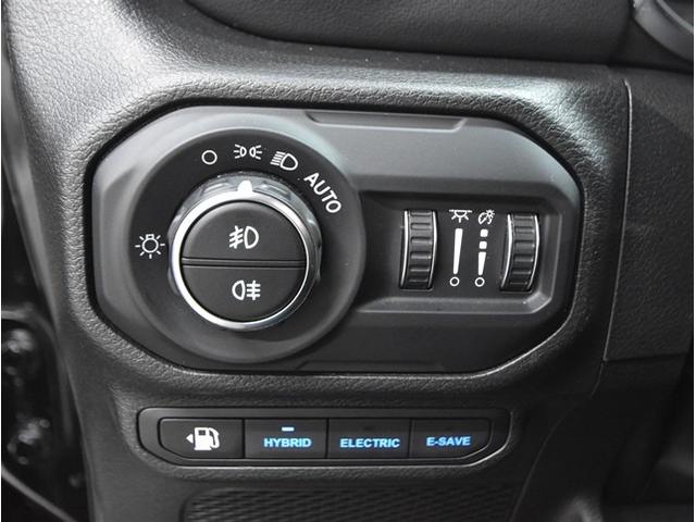 ジープ・ラングラーアンリミテッド４ｘｅ ルビコン４ｘｅ　４ＷＤ　プラグインハイブリット　純正ナビ　フルセグＴＶ　フロント＆バックカメラ　本革シート　シートヒーター　スマートキー　クルーズコントロール　　ＬＥＤヘッドライト（29枚目）