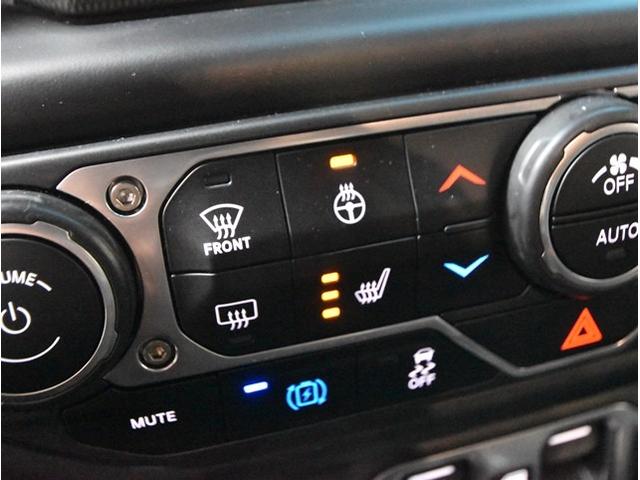 ジープ・ラングラーアンリミテッド４ｘｅ ルビコン４ｘｅ　４ＷＤ　プラグインハイブリット　純正ナビ　フルセグＴＶ　フロント＆バックカメラ　本革シート　シートヒーター　スマートキー　クルーズコントロール　　ＬＥＤヘッドライト（33枚目）