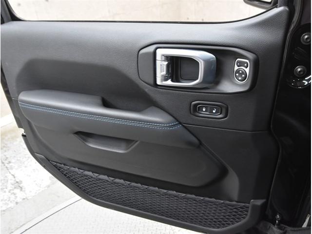 ジープ・ラングラーアンリミテッド４ｘｅ ルビコン４ｘｅ　４ＷＤ　プラグインハイブリット　純正ナビ　フルセグＴＶ　フロント＆バックカメラ　本革シート　シートヒーター　スマートキー　クルーズコントロール　　ＬＥＤヘッドライト（51枚目）