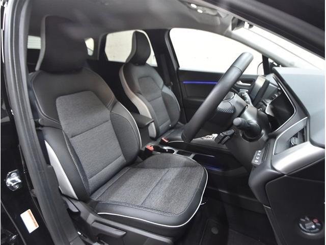 キャプチャー Ｅ－テックハイブリッド　ディスプレイオーディオ　ミラーリング　全方位カメラ　スマートキー　クルーズコントロール　ＥＴＣ　シートヒーター　ドライブレコーダー　純正１８インチアルミ（6枚目）