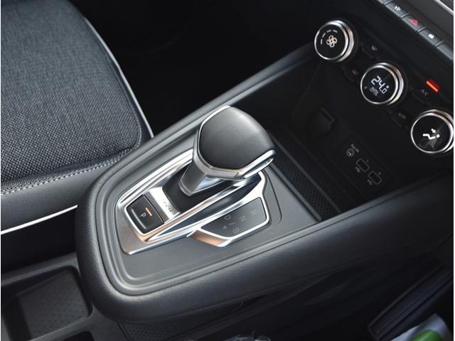 キャプチャー Ｅ－テックハイブリッド　ディスプレイオーディオ　ミラーリング　全方位カメラ　スマートキー　クルーズコントロール　ＥＴＣ　シートヒーター　ドライブレコーダー　純正１８インチアルミ（30枚目）