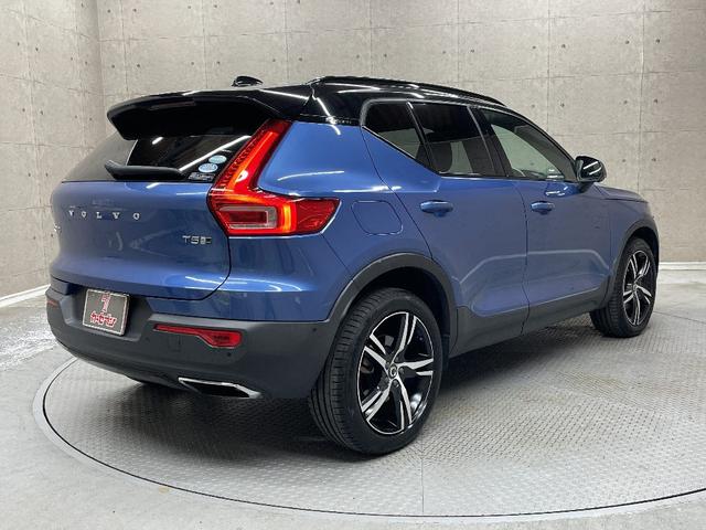 ＸＣ４０ Ｔ５　ＡＷＤ　Ｒデザイン　インテリセーフ　純正ＨＤＤナビ　全方位カメラ　ハーマンカードンオーディオ　パノラマガラスサンルーフ　パワーバックドア　電動シート　シートヒーター　スマートキー　クルーズコントロール（5枚目）
