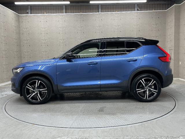 ＸＣ４０ Ｔ５　ＡＷＤ　Ｒデザイン　インテリセーフ　純正ＨＤＤナビ　全方位カメラ　ハーマンカードンオーディオ　パノラマガラスサンルーフ　パワーバックドア　電動シート　シートヒーター　スマートキー　クルーズコントロール（11枚目）
