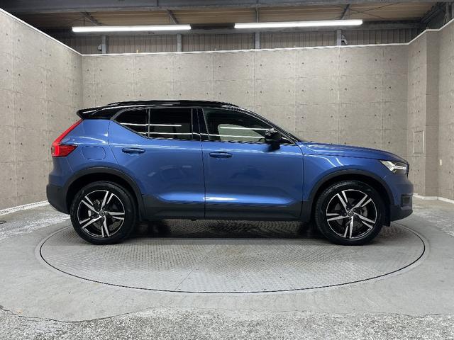 ＸＣ４０ Ｔ５　ＡＷＤ　Ｒデザイン　インテリセーフ　純正ＨＤＤナビ　全方位カメラ　ハーマンカードンオーディオ　パノラマガラスサンルーフ　パワーバックドア　電動シート　シートヒーター　スマートキー　クルーズコントロール（12枚目）
