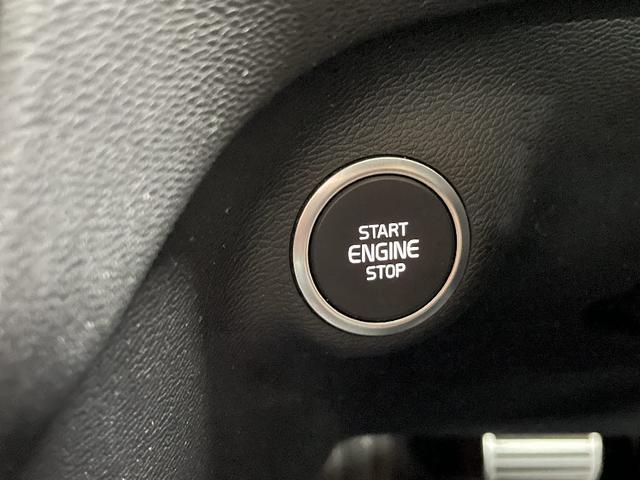 ＸＣ４０ Ｔ５　ＡＷＤ　Ｒデザイン　インテリセーフ　純正ＨＤＤナビ　全方位カメラ　ハーマンカードンオーディオ　パノラマガラスサンルーフ　パワーバックドア　電動シート　シートヒーター　スマートキー　クルーズコントロール（26枚目）