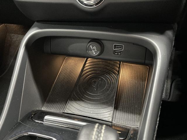 ＸＣ４０ Ｔ５　ＡＷＤ　Ｒデザイン　インテリセーフ　純正ＨＤＤナビ　全方位カメラ　ハーマンカードンオーディオ　パノラマガラスサンルーフ　パワーバックドア　電動シート　シートヒーター　スマートキー　クルーズコントロール（29枚目）