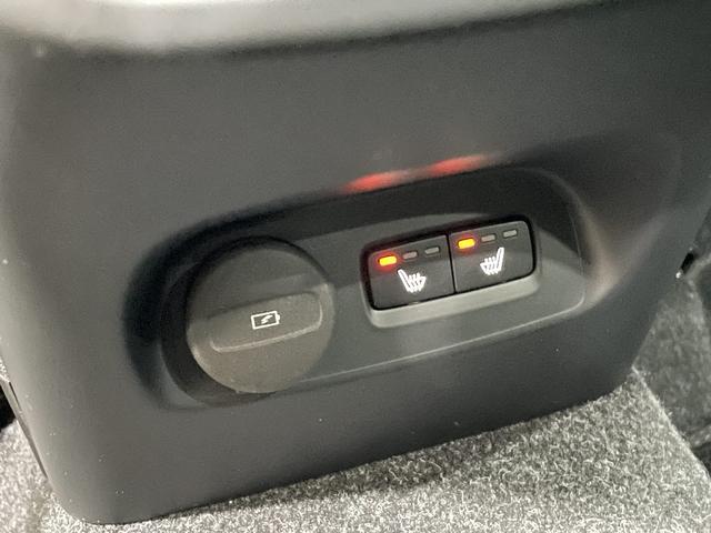 ＸＣ４０ Ｔ５　ＡＷＤ　Ｒデザイン　インテリセーフ　純正ＨＤＤナビ　全方位カメラ　ハーマンカードンオーディオ　パノラマガラスサンルーフ　パワーバックドア　電動シート　シートヒーター　スマートキー　クルーズコントロール（44枚目）