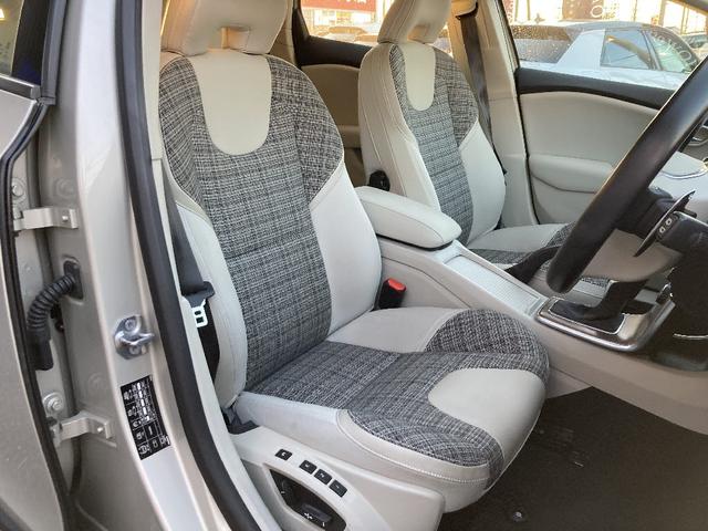 Ｖ４０ クロスカントリー　Ｔ５　ＡＷＤ　タックエディション　４ＷＤ　インテリセーフ　純正ナビ　バックカメラ　電動シート　シートヒーター　シティウィーブシート　プッシュスタート　ＬＥＤヘッドライト　Ｂｌｕｅｔｏｏｔｈオーディオ（7枚目）