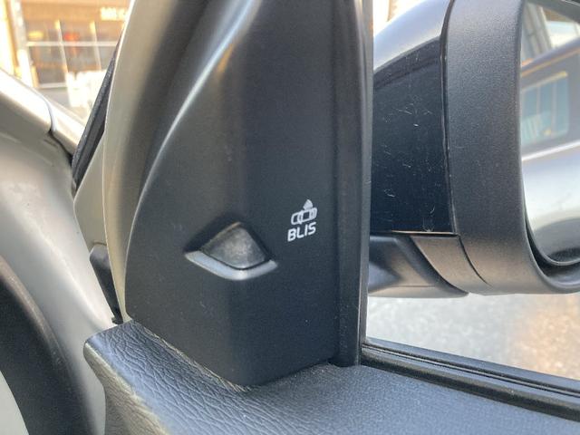 Ｖ４０ クロスカントリー　Ｔ５　ＡＷＤ　タックエディション　４ＷＤ　インテリセーフ　純正ナビ　バックカメラ　電動シート　シートヒーター　シティウィーブシート　プッシュスタート　ＬＥＤヘッドライト　Ｂｌｕｅｔｏｏｔｈオーディオ（16枚目）