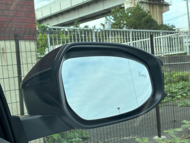 プリウス Ｚ　雹害　ディスプレイオーディオＰｌｕｓ　パノラミックビュー　前後ドラレコ　デジタルインナーミラー　パーキングアシスト　合皮レザーシート　レーダークルーズ　ステアリングヒーター　ＡＣ１００Ｖ／１５００Ｗ（5枚目）