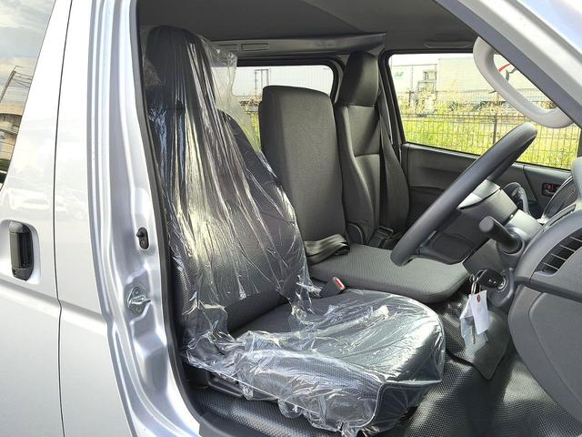 ハイエースバン ロングDX GLパッケージ TSS オーディオレス パノラミックビュー対応ナビレディパッケージ デジタルインナーミラー AC100V/100W LED キーレス(12枚目)