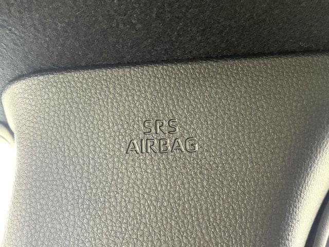 ノア ハイブリッドS-Z 雹害 10.5インチディスプレイオーディオPlus トヨタチームメイト+パノラミックビューモニター ETC2.0 フルセグ+CD&DVDデッキ LEDヘッドライト・デイライト AC100V/1500W(22枚目)