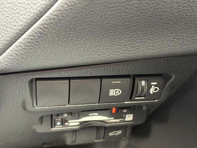カローラクロス ハイブリッド Z 雹害 ディスプレイオーディオ パノラミックビューモニター ETC2.0 トヨタセーフティセンス レーダークルーズ 合皮ハーフコンビシート 純正18インチアルミ(21枚目)