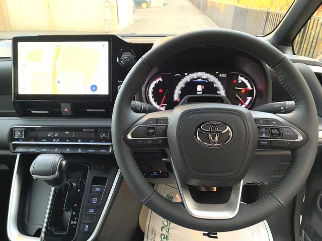 ヴォクシー Ｓ－Ｚ　雹害　ＴＳＳ　ナビ　Ｂカメラ　快適利便パッケージＨｉｇｈ　ドライビングサポートパッケージ　ＢＳＭ　ＨＵＤ　デジタルインナーミラー　シートヒーター　ステアリングヒーター　後席オットマン　ＥＴＣ２．０（2枚目）