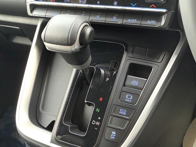 ヴォクシー Ｓ－Ｚ　雹害　ＴＳＳ　ナビ　Ｂカメラ　快適利便パッケージＨｉｇｈ　ドライビングサポートパッケージ　ＢＳＭ　ＨＵＤ　デジタルインナーミラー　シートヒーター　ステアリングヒーター　後席オットマン　ＥＴＣ２．０（17枚目）