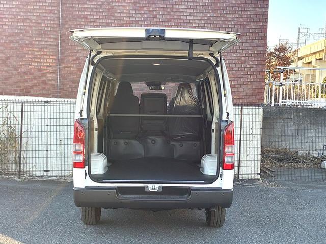 ハイエースバン ロングDX 雹害 トヨタセーフティセンス 両側スライドイージークローザー LEDHランプ リアサイドガラス固定式 バックモニター AC100V/100W AM/FMラジオ(29枚目)