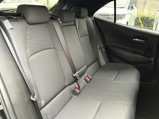 カローラスポーツ ハイブリッドＧ　Ｚ　雹害　１０．５インチディスプレイオーディオＰＬＵＳ　トヨタセーフティセンス　ＥＴＣ２．０　レーダーＣ　ＬＥＤライト　ナノイーＸ　フルセグ　スマートキー（13枚目）