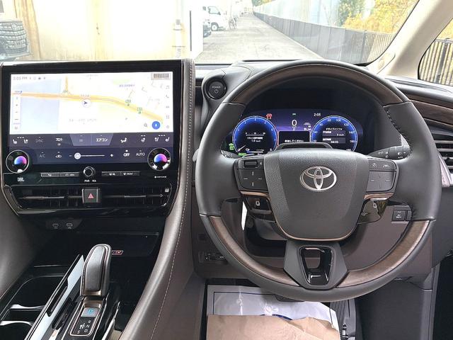 アルファードＰＨＥＶ エグゼクティブラウンジ　雹害　ＪＢＬプレミアムサウンドシステム１５スピーカー　１４インチリアシートエンターテイメントシステム　ムーンルーフ　レザーシート　パノラミックビュー　両側パワースライド＆パワーバックドア　寒冷地仕様（2枚目）