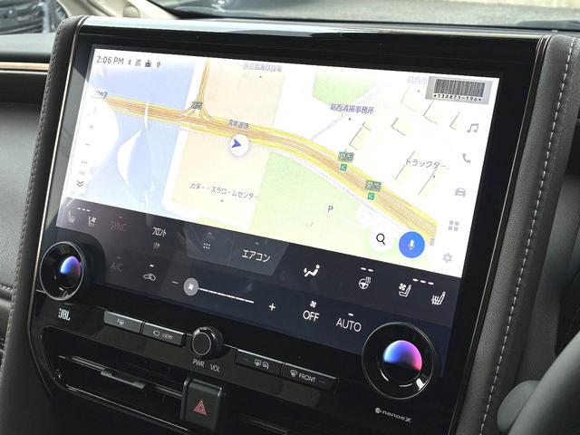 アルファードＰＨＥＶ エグゼクティブラウンジ　雹害　ＪＢＬプレミアムサウンドシステム１５スピーカー　１４インチリアシートエンターテイメントシステム　ムーンルーフ　レザーシート　パノラミックビュー　両側パワースライド＆パワーバックドア　寒冷地仕様（3枚目）