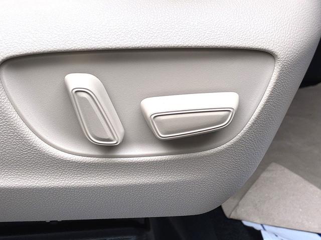 アルファードＰＨＥＶ エグゼクティブラウンジ　雹害　ＪＢＬプレミアムサウンドシステム１５スピーカー　１４インチリアシートエンターテイメントシステム　ムーンルーフ　レザーシート　パノラミックビュー　両側パワースライド＆パワーバックドア　寒冷地仕様（14枚目）