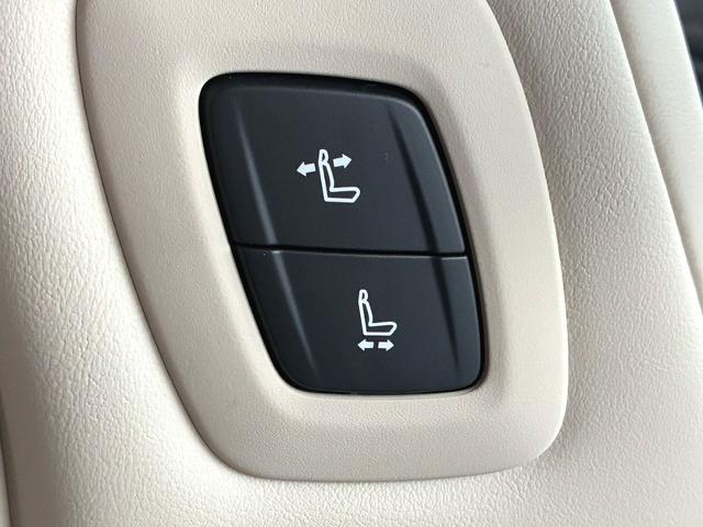 アルファードＰＨＥＶ エグゼクティブラウンジ　雹害　ＪＢＬプレミアムサウンドシステム１５スピーカー　１４インチリアシートエンターテイメントシステム　ムーンルーフ　レザーシート　パノラミックビュー　両側パワースライド＆パワーバックドア　寒冷地仕様（15枚目）