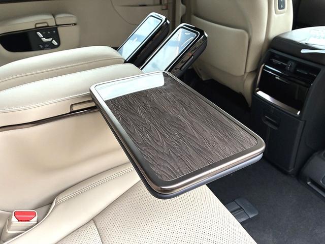 アルファードＰＨＥＶ エグゼクティブラウンジ　雹害　ＪＢＬプレミアムサウンドシステム１５スピーカー　１４インチリアシートエンターテイメントシステム　ムーンルーフ　レザーシート　パノラミックビュー　両側パワースライド＆パワーバックドア　寒冷地仕様（17枚目）