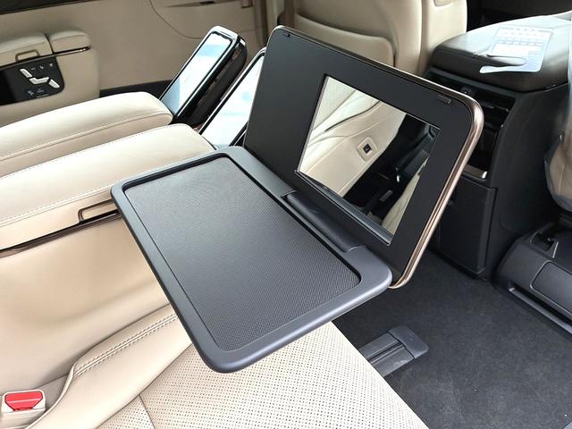 アルファードＰＨＥＶ エグゼクティブラウンジ　雹害　ＪＢＬプレミアムサウンドシステム１５スピーカー　１４インチリアシートエンターテイメントシステム　ムーンルーフ　レザーシート　パノラミックビュー　両側パワースライド＆パワーバックドア　寒冷地仕様（18枚目）